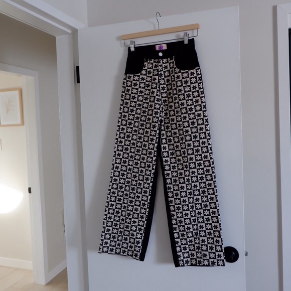 sold- LISA SAYS GAH! Robyn Jeans in Black Daisy Check - Picture 8 of 13